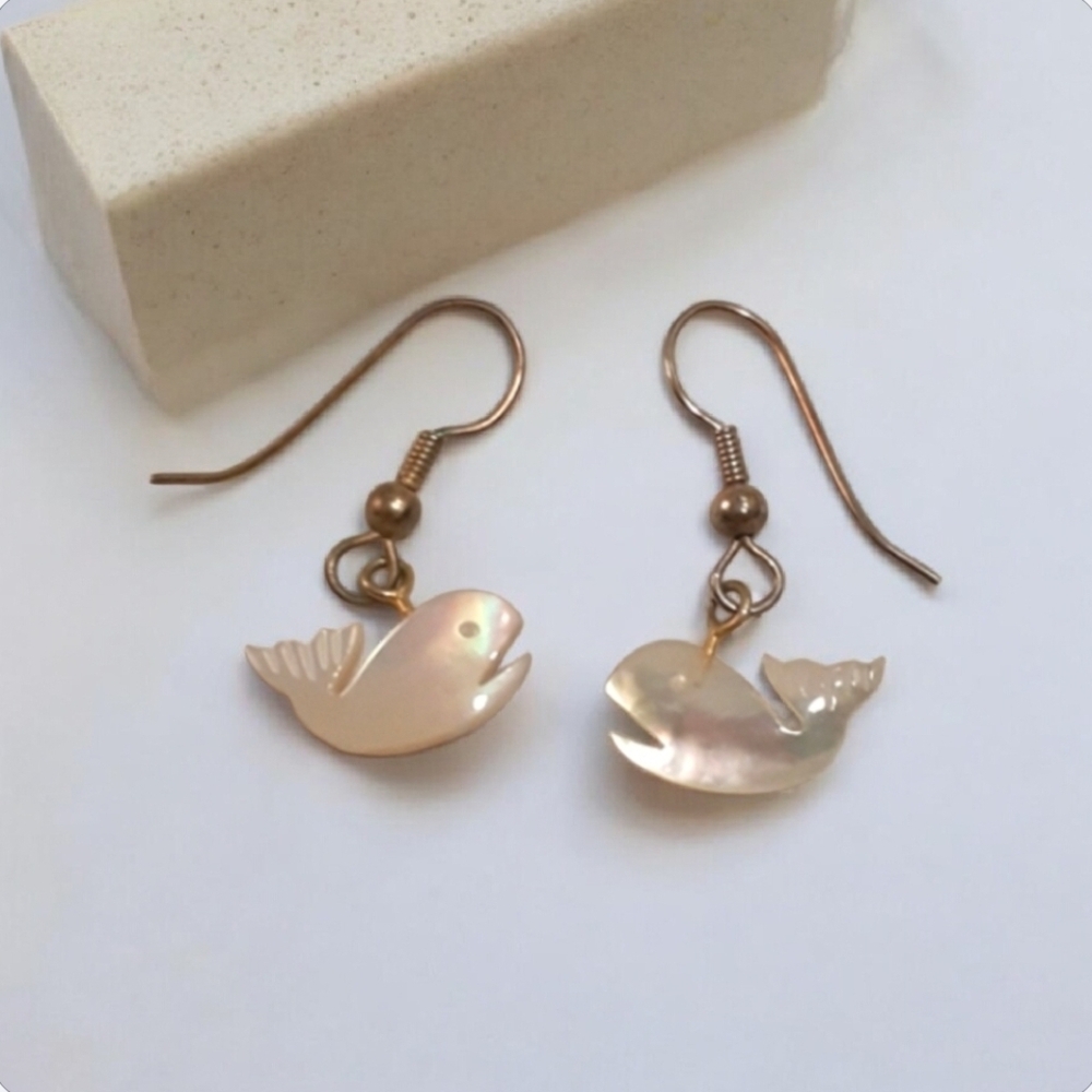 Vintage 1980s-1990s Mother of Pearl Whale Dangle Earrings
